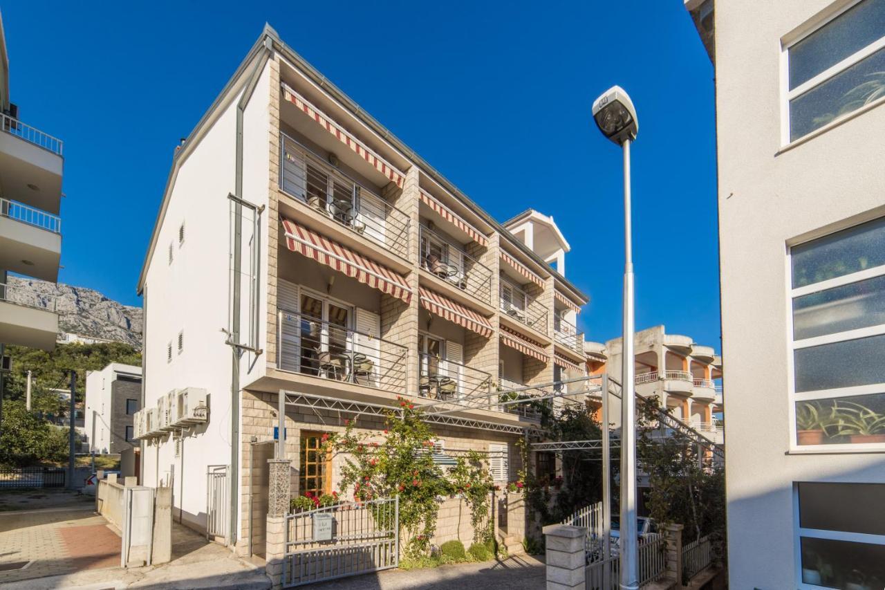 Apartments Hermina Tucepi Bagian luar foto
